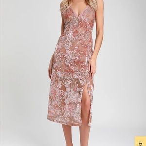 Lulu’s Pink Velvet Floral Midi Dress